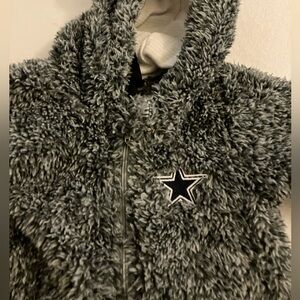 NFL Team Apparel Kids Fuzzy Gray onesie winter suit. Go Dallas Cowboys!